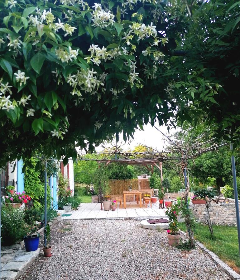 Le Verger Du Paradis Beaulieu-sur-Sonnette 外观 照片
